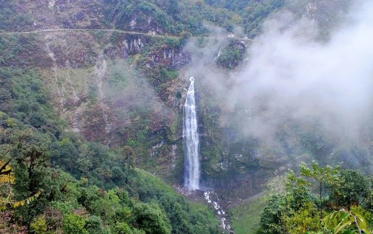 river paro running through Jigme Dorji