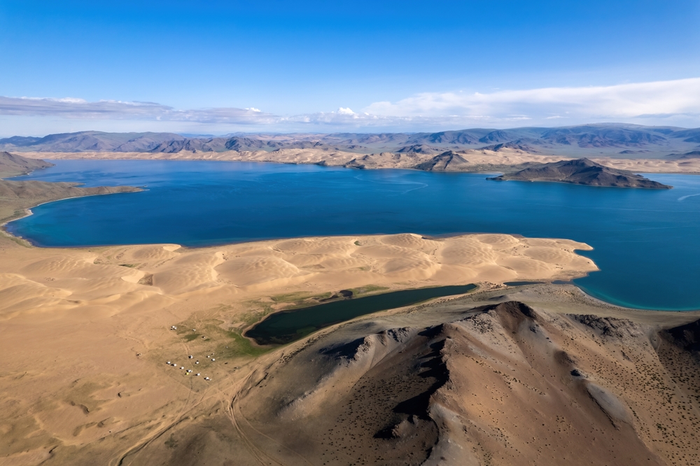 Ulaagchinii Khar Nuur National Park