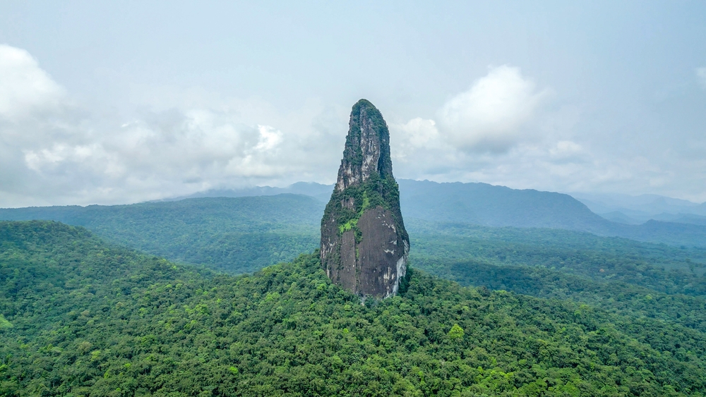Obo National Park Pico Cão Grande